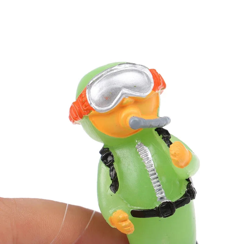 Cute Luminous Mini Diver Aquarium Decoration – Floating Scuba Diver Ornament