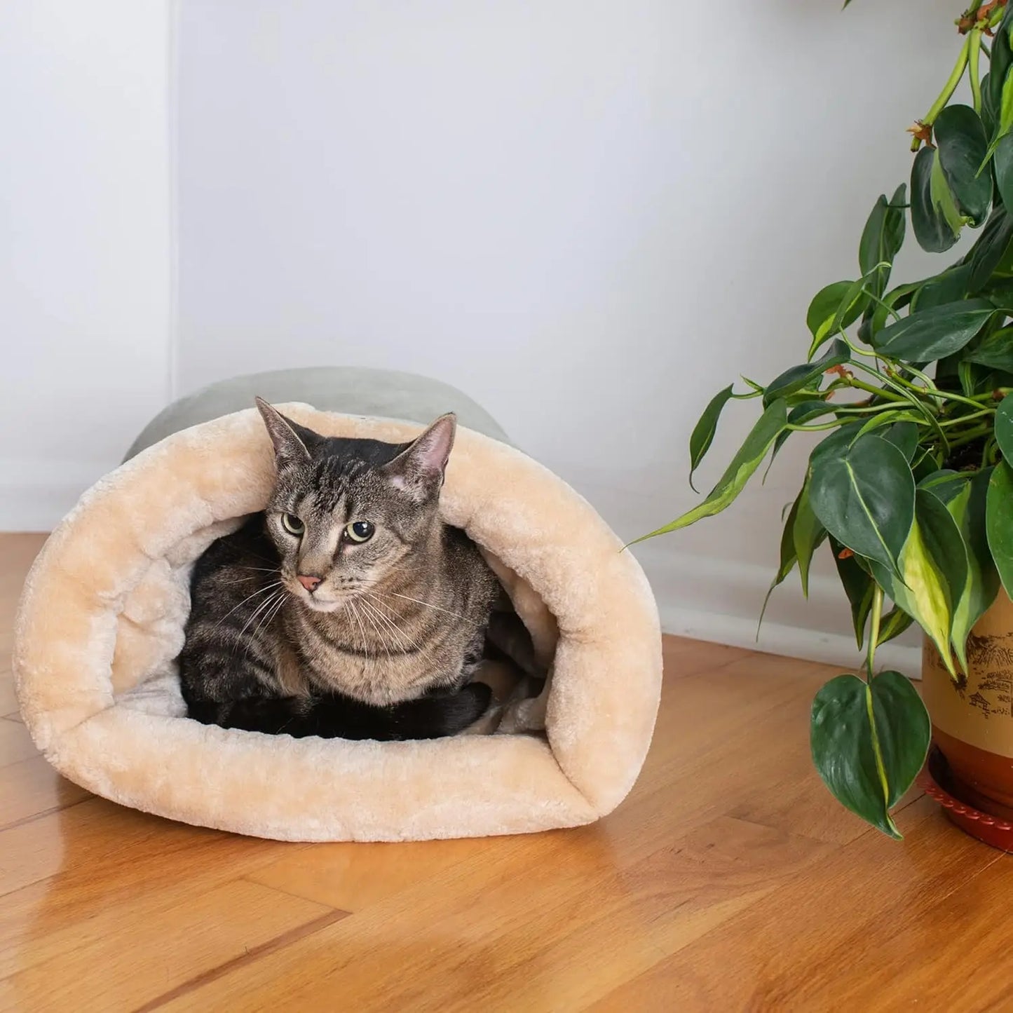 Cozy Cat Sleeping Bag – Soft Wraparound Pet Nest
